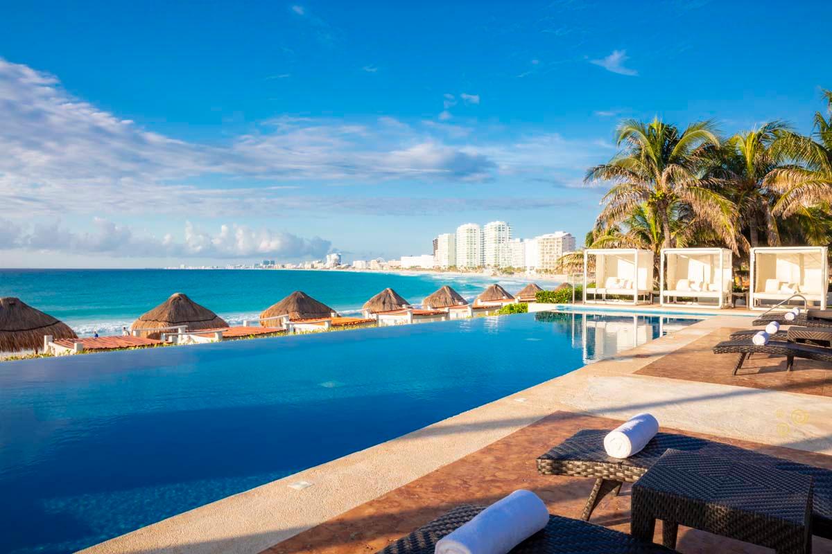 Krystal Grand® Cancún All Inclusive Krystal Grand® Cancún All Inclusive