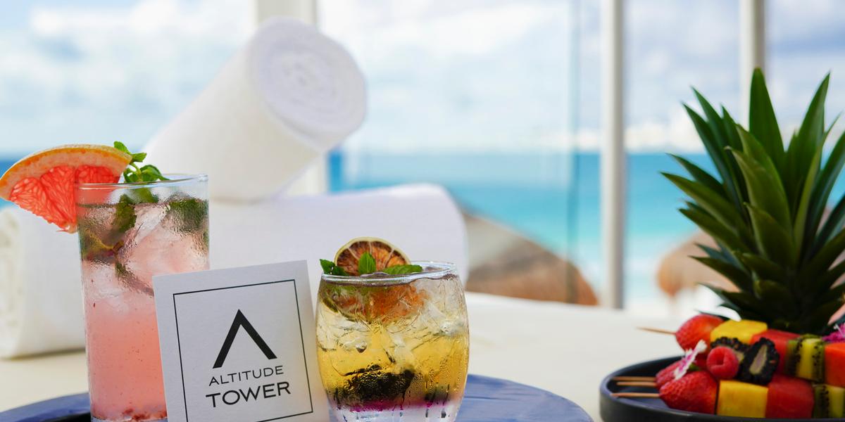 Refrescante bienvenida Krystal Grand® Cancún All Inclusive Refrescante bienvenida Krystal Grand® Cancún All Inclusive