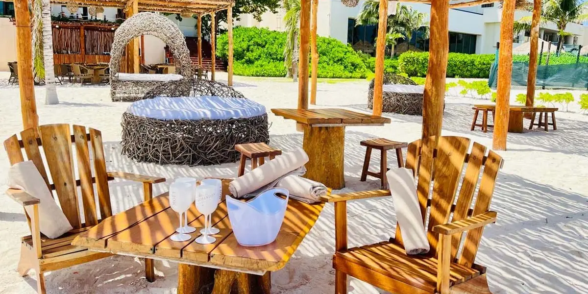 Moskito Beach Club  Krystal Grand® Cancún All Inclusive Moskito Beach Club  Krystal Grand® Cancún All Inclusive