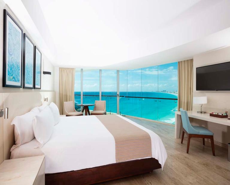 Altitude® Corner Suite Ocean Front Krystal Grand® Cancún All Inclusive Altitude® Corner Suite Ocean Front Krystal Grand® Cancún All Inclusive
