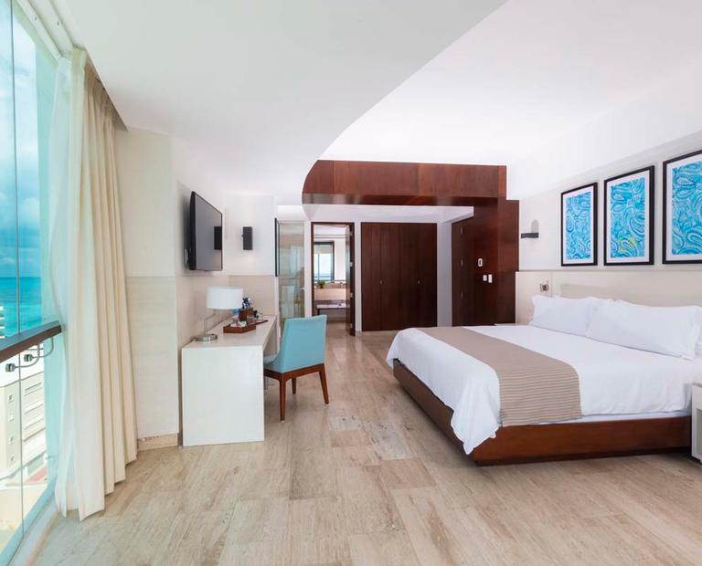 Altitude® Corner Suite Partial Ocean View Krystal Grand® Cancún All Inclusive Altitude® Corner Suite Partial Ocean View Krystal Grand® Cancún All Inclusive