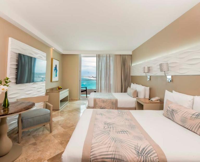 Superior Ocean Front Krystal Grand® Cancún All Inclusive Superior Ocean Front Krystal Grand® Cancún All Inclusive